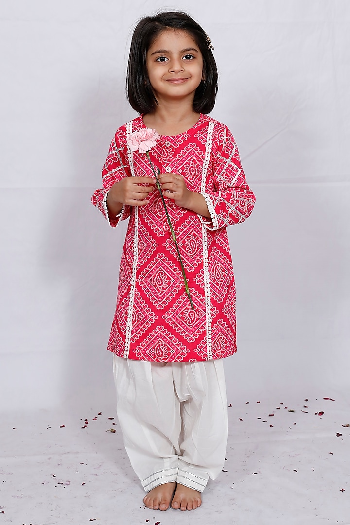 Red Cambric Cotton Printed Kurta Set For Girls by Pankhuri by Priyanka - Kids at Pernia's Pop Up Shop