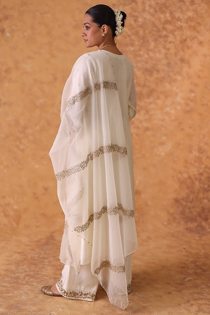 Ivory Chanderi Zardosi Embroidered Kurta Set by Pouli at Pernia's Pop Up Shop