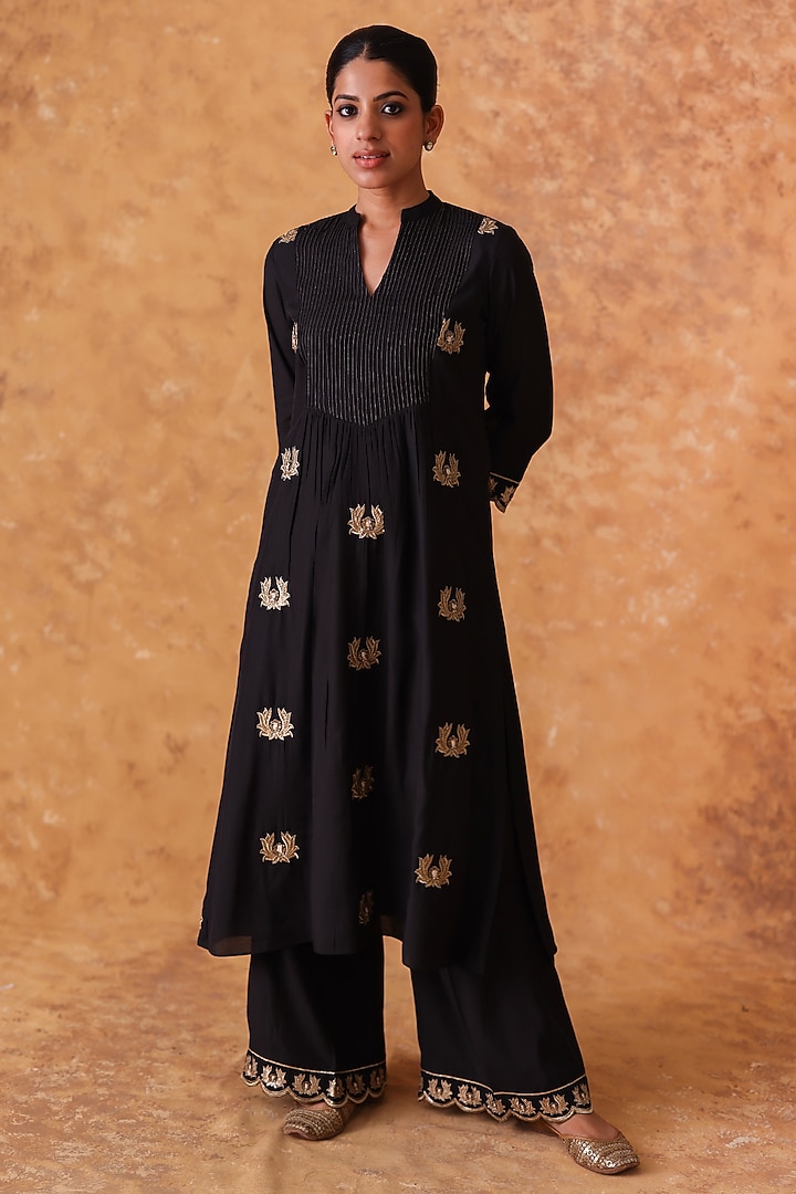Black Chanderi Zari & Sequin Embroidered Kurta Set by Pouli at Pernia's Pop Up Shop