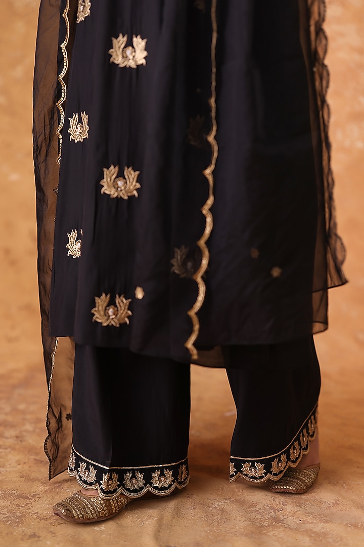 Black Chanderi Zari & Sequin Embroidered Kurta Set by Pouli at Pernia's Pop Up Shop