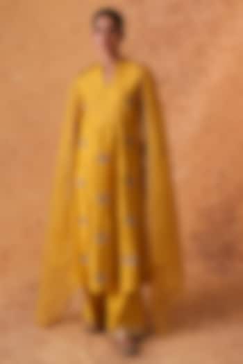 Yellow Chanderi Zari & Sequin Embroidered Kurta Set by Pouli at Pernia's Pop Up Shop