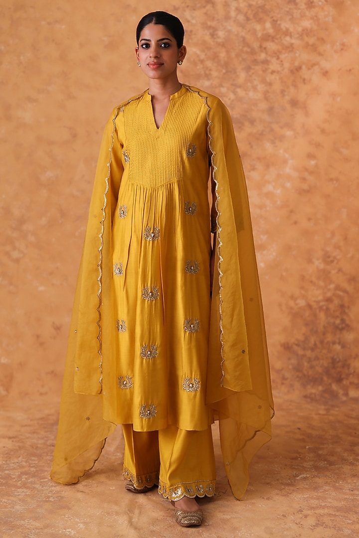 Yellow Chanderi Zari & Sequin Embroidered Kurta Set by Pouli at Pernia's Pop Up Shop
