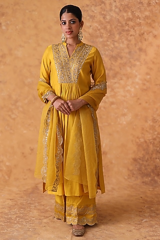 Yellow Chanderi Zari & Sequin Embroidered Kurta Set by Pouli