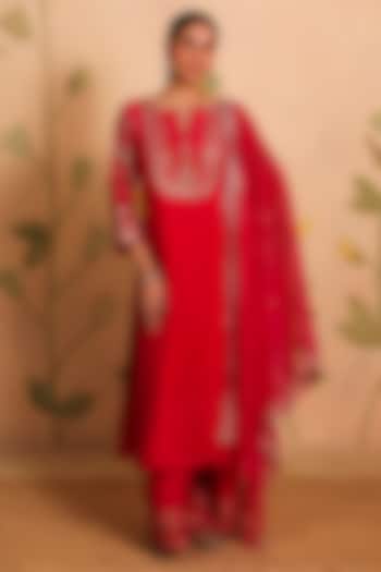 Fuchsia Habutai Silk Dori Embroidered Kurta Set by Pouli at Pernia's Pop Up Shop