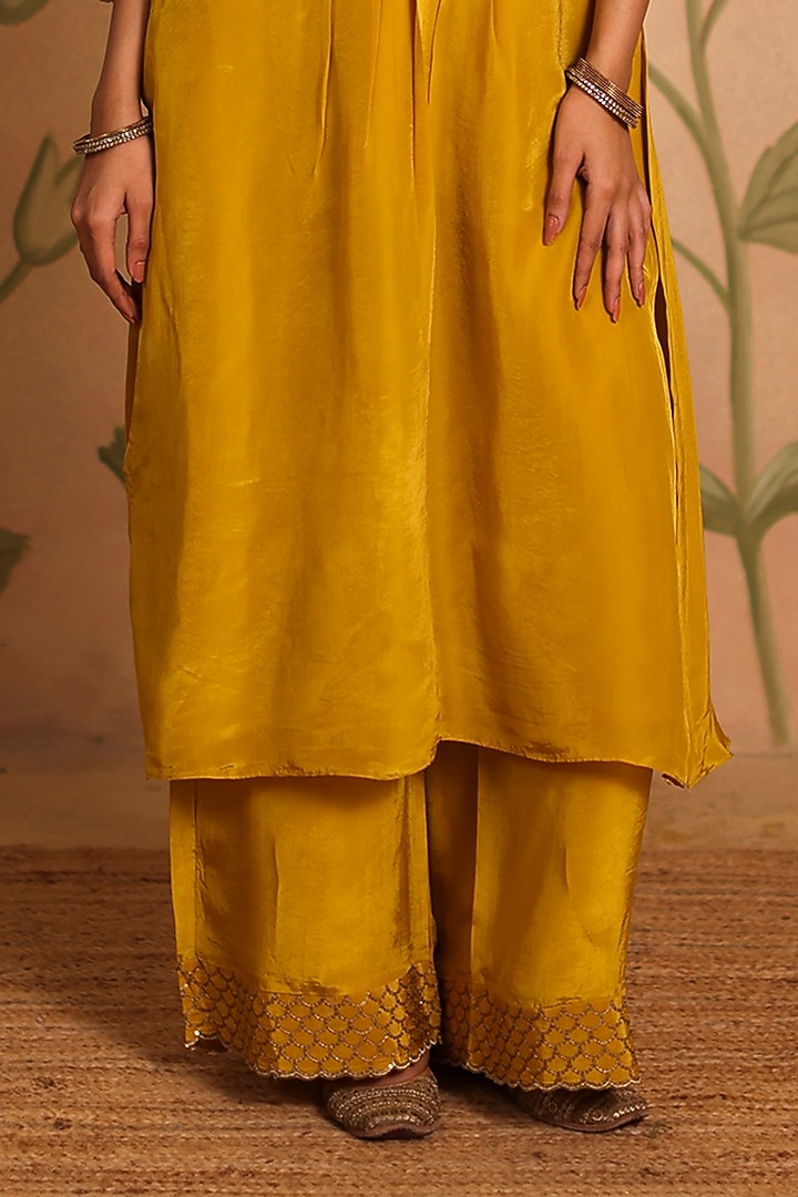 Yellow Habutai Silk MIrror Embroidered Kurta Set by Pouli at Pernia's Pop Up Shop