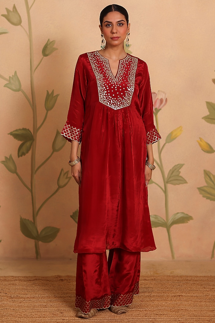 Maroon Habutai Silk MIrror Embroidered Kurta Set by Pouli at Pernia's Pop Up Shop