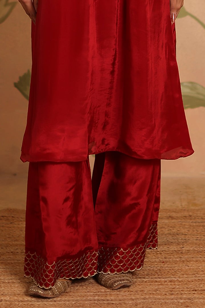 Maroon Habutai Silk MIrror Embroidered Kurta Set by Pouli at Pernia's Pop Up Shop
