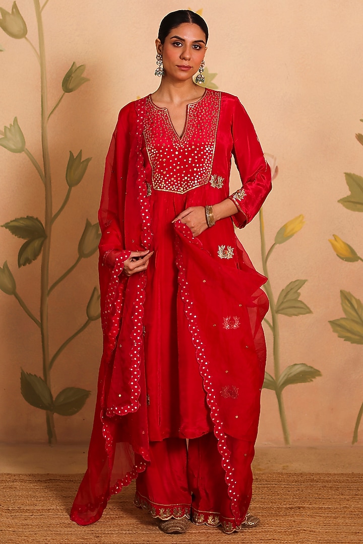Fuchsia Pink Habutai Silk MIrror Embroidered Kurta Set by Pouli at Pernia's Pop Up Shop