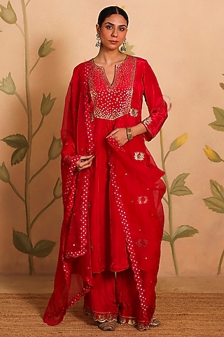 Fuchsia Pink Habutai Silk MIrror Embroidered Kurta Set by Pouli