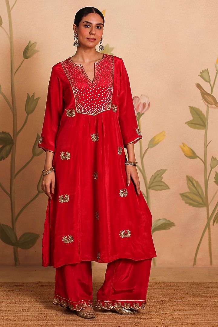 Fuchsia Pink Habutai Silk MIrror Embroidered Kurta Set by Pouli at Pernia's Pop Up Shop