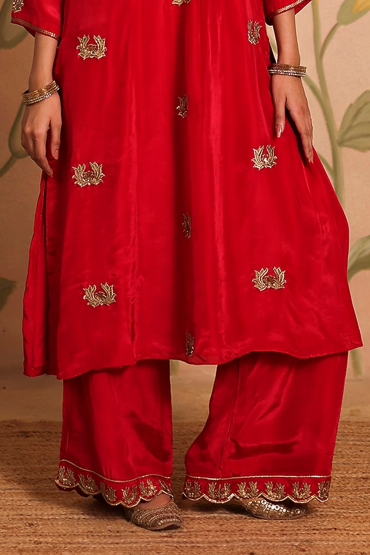 Fuchsia Pink Habutai Silk MIrror Embroidered Kurta Set by Pouli at Pernia's Pop Up Shop