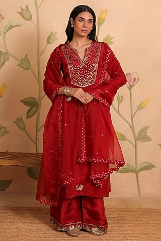 Maroon Habutai Silk MIrror Embroidered Kurta Set by Pouli