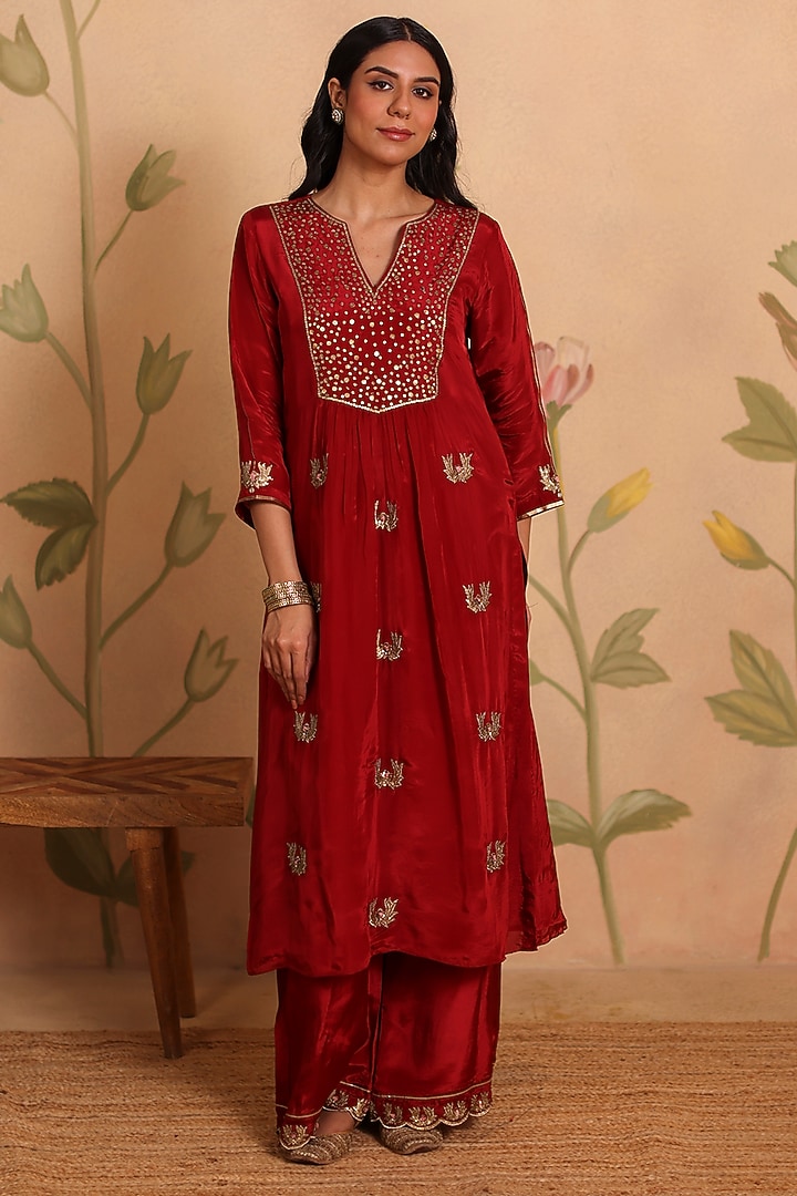 Maroon Habutai Silk MIrror Embroidered Kurta Set by Pouli at Pernia's Pop Up Shop