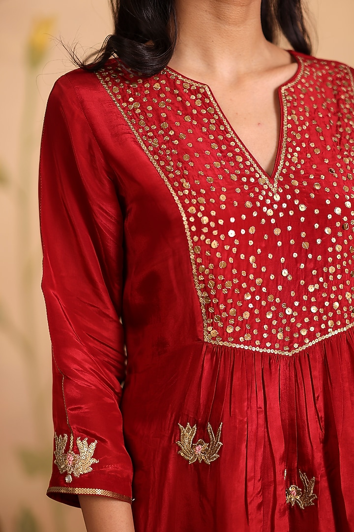 Maroon Habutai Silk MIrror Embroidered Kurta Set by Pouli at Pernia's Pop Up Shop