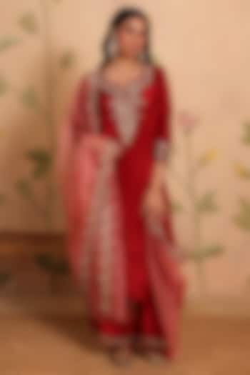 Maroon Habutai Silk Zari Embroidered Kurta Set by Pouli at Pernia's Pop Up Shop