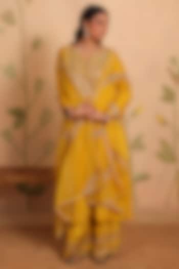 Yellow Habutai Silk Mirror & Sequin Embroidered Kurta Set by Pouli at Pernia's Pop Up Shop