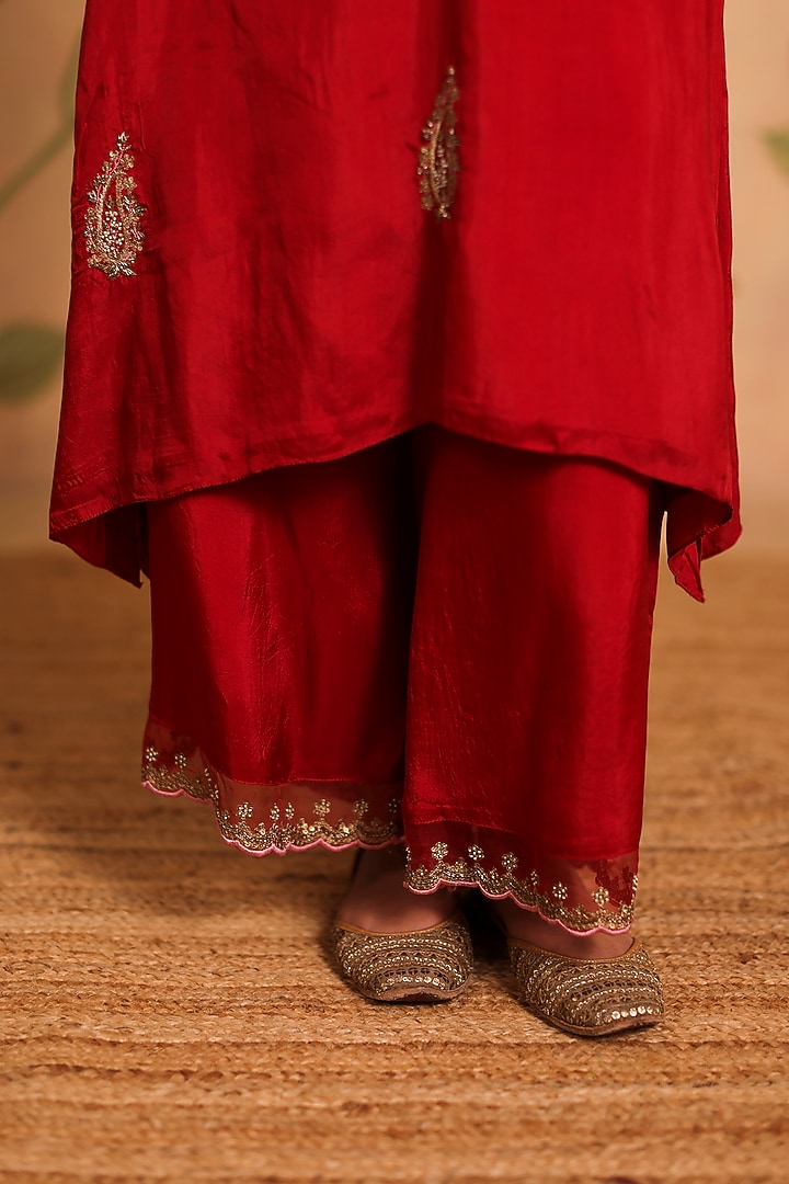 Maroon Habutai Silk Zari Embroidered Kurta Set by Pouli at Pernia's Pop Up Shop