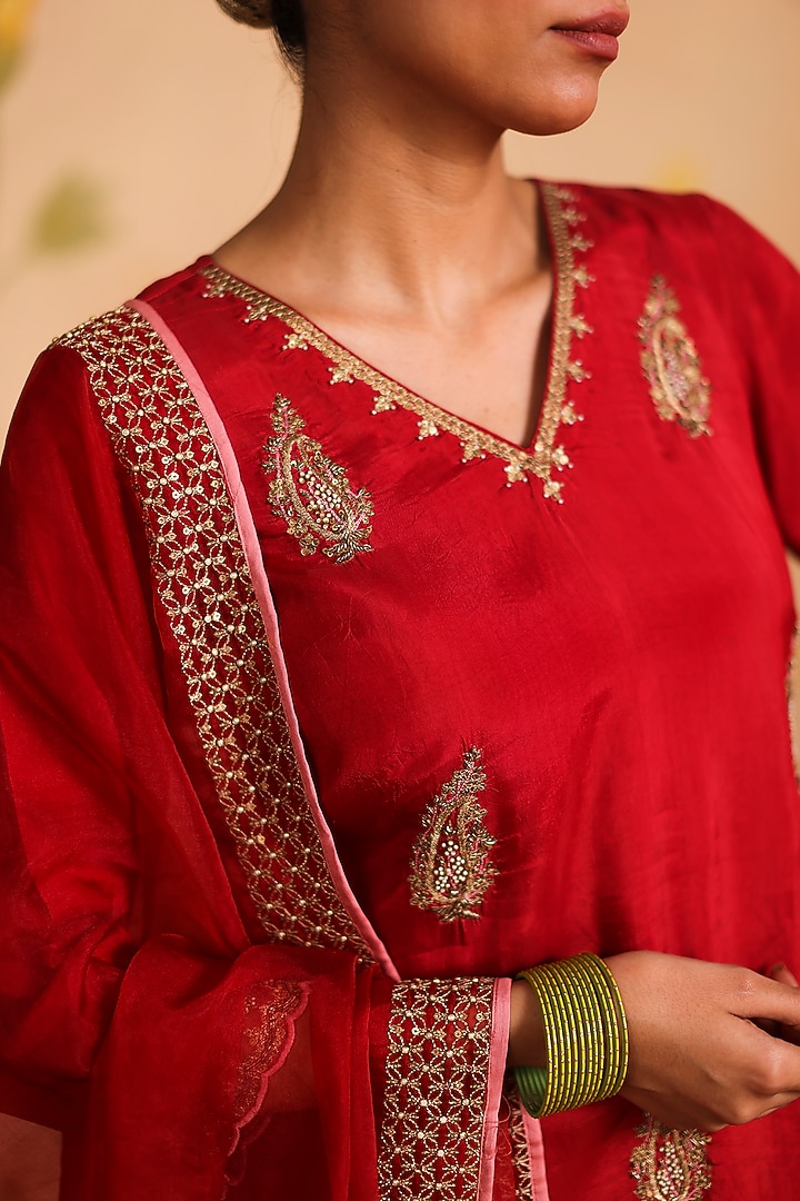 Maroon Habutai Silk Zari Embroidered Kurta Set by Pouli at Pernia's Pop Up Shop