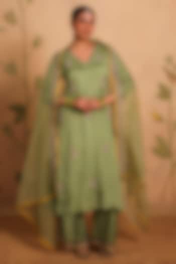 Green Habutai Silk Zari Embroidered Kurta Set by Pouli at Pernia's Pop Up Shop