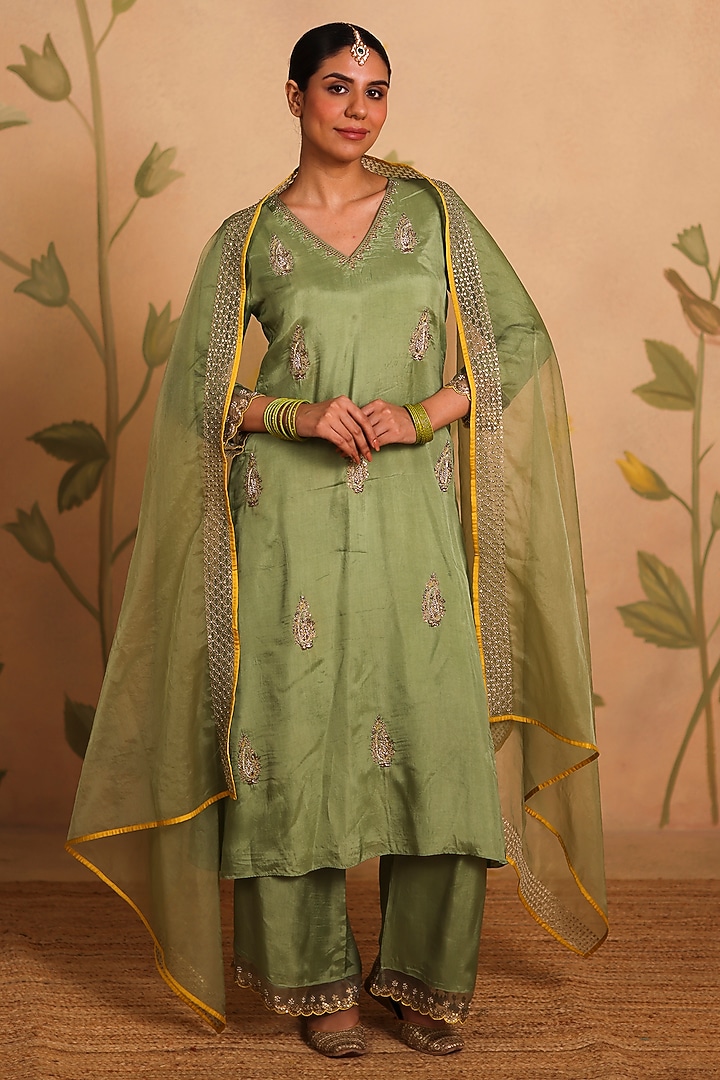 Green Habutai Silk Zari Embroidered Kurta Set by Pouli at Pernia's Pop Up Shop