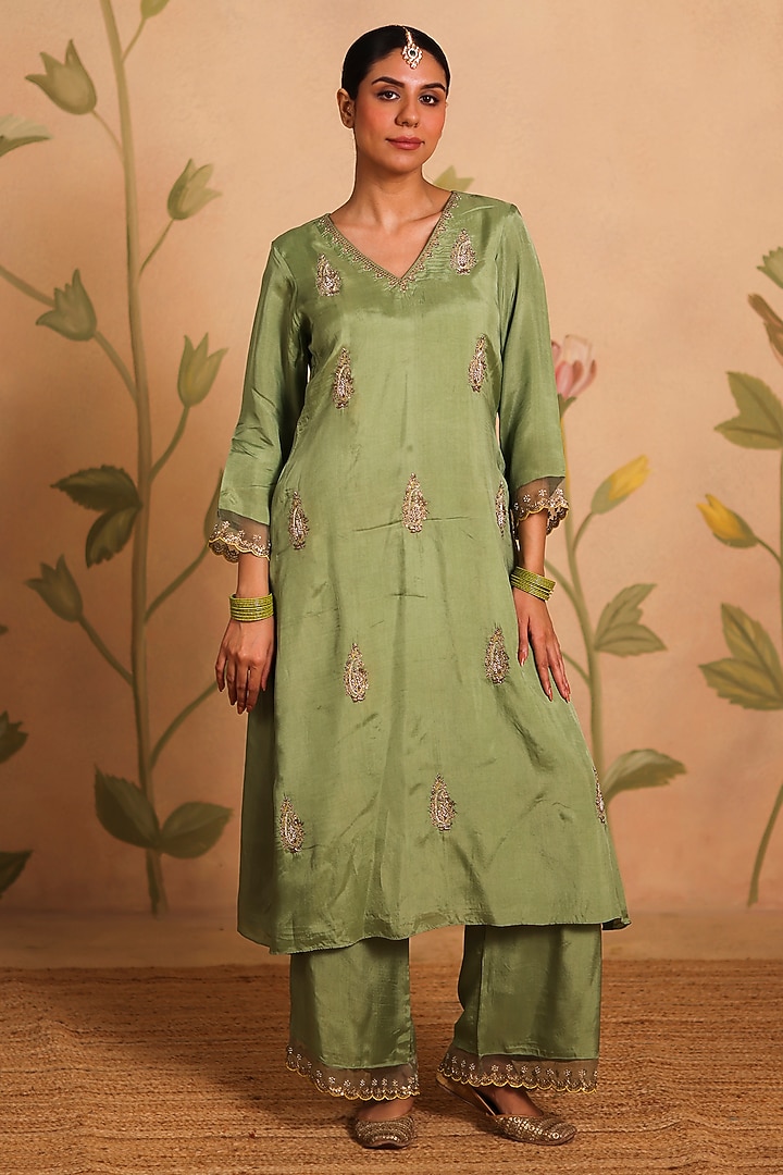 Green Habutai Silk Zari Embroidered Kurta Set by Pouli at Pernia's Pop Up Shop