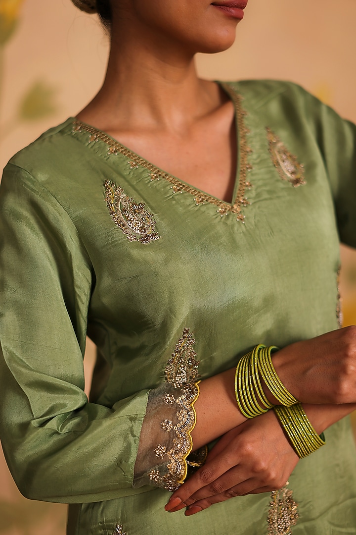 Green Habutai Silk Zari Embroidered Kurta Set by Pouli at Pernia's Pop Up Shop