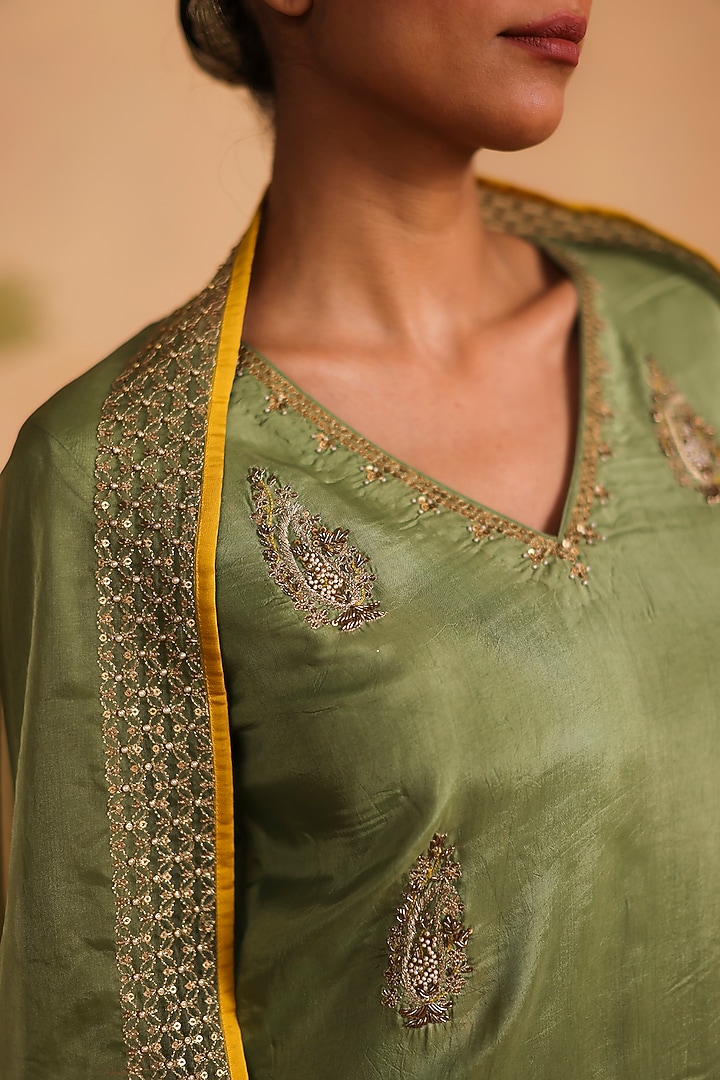 Green Habutai Silk Zari Embroidered Kurta Set by Pouli at Pernia's Pop Up Shop