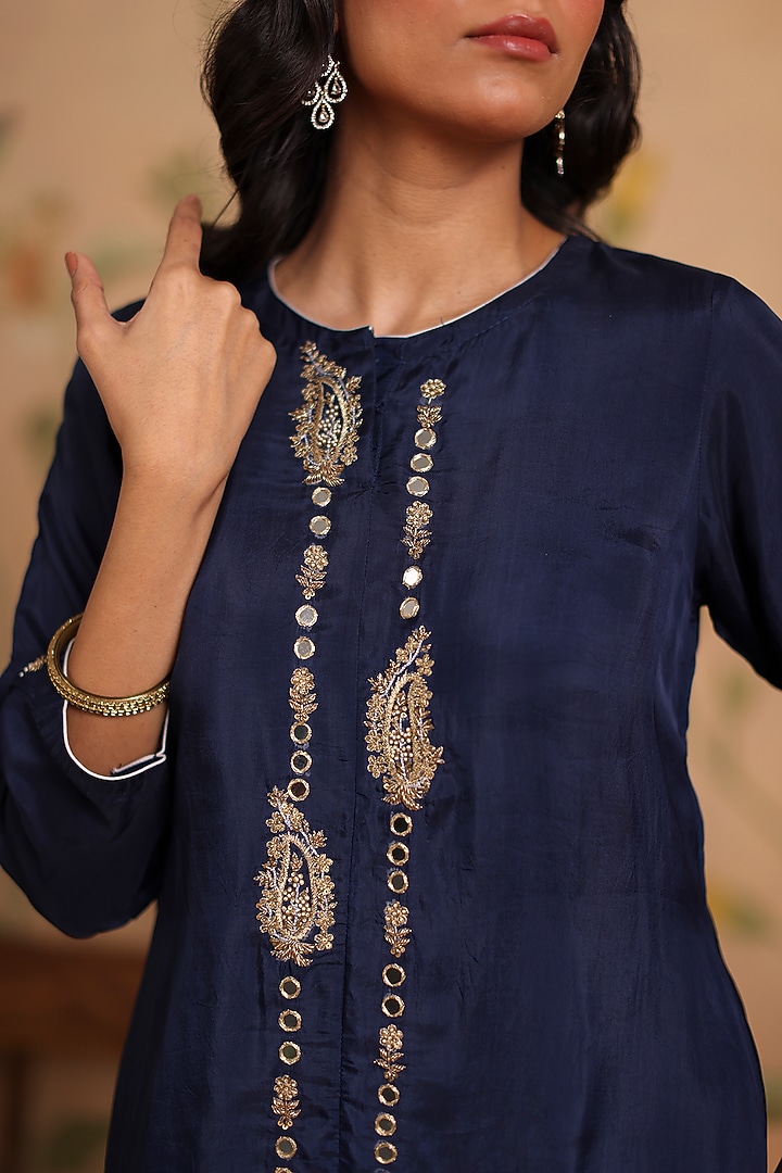 Blue Ombre Habutai Silk Zari Embroidered Kurta Set by Pouli at Pernia's Pop Up Shop