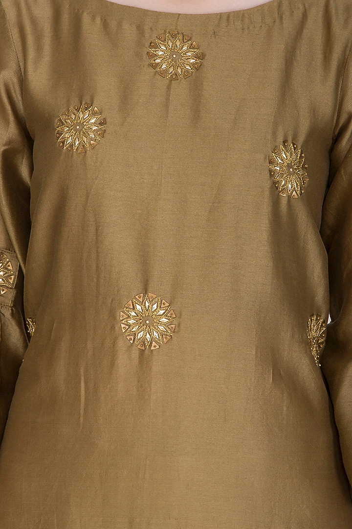Olive Green Embroidered Ombre Kurta by POULI at Pernia's Pop Up Shop