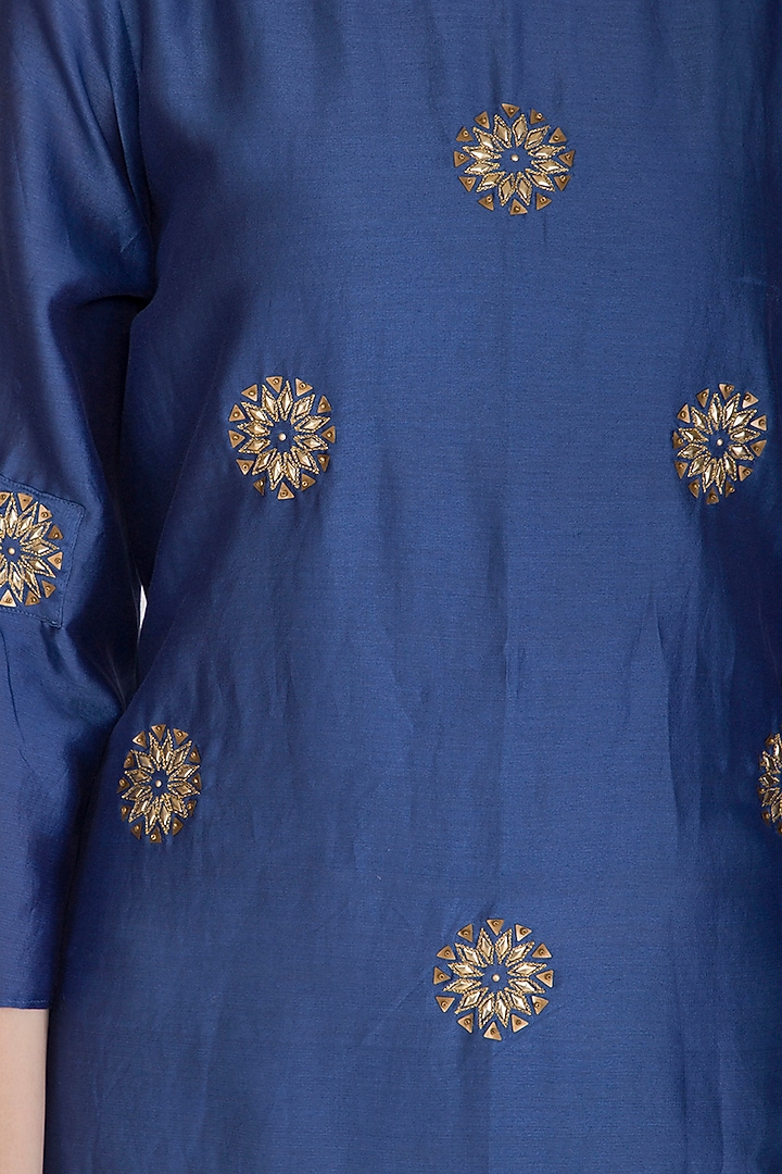 Deep Blue Embroidered Ombre Kurta by POULI at Pernia's Pop Up Shop