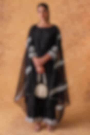Black Chanderi Embroidered Asymmetric Kurta Set by POULI at Pernia's Pop Up Shop