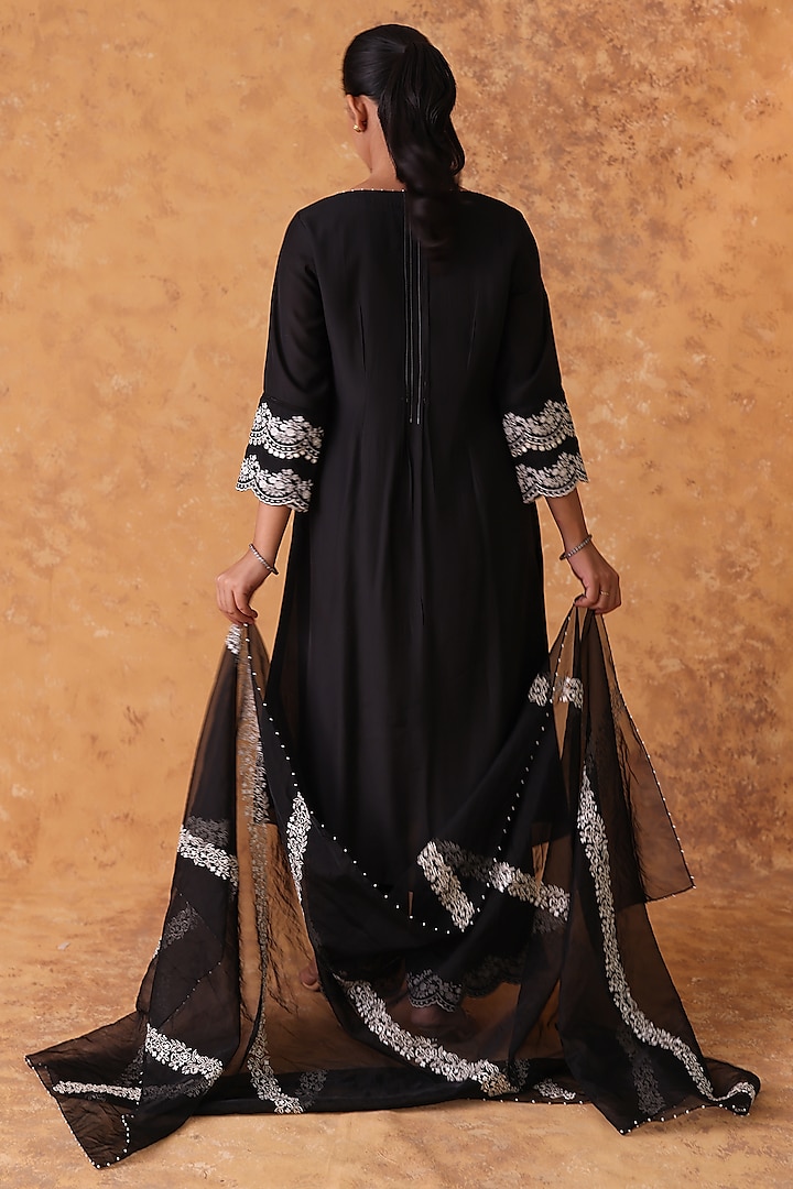 Black Chanderi Embroidered Asymmetric Kurta Set by POULI at Pernia's Pop Up Shop