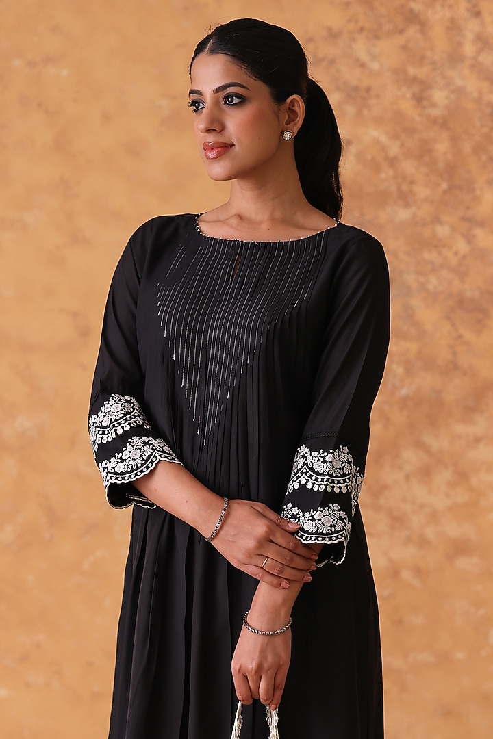 Black Chanderi Embroidered Asymmetric Kurta Set by POULI at Pernia's Pop Up Shop