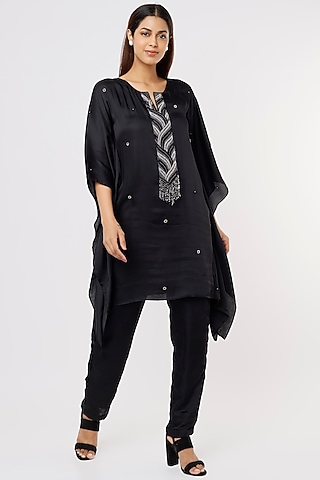 Black Hand Embroidered Kaftan Set by Pooja Zaveri