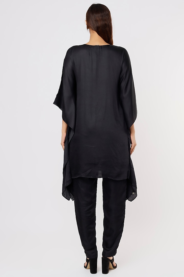 Black Hand Embroidered Kaftan Set by Pooja Zaveri at Pernia's Pop Up Shop
