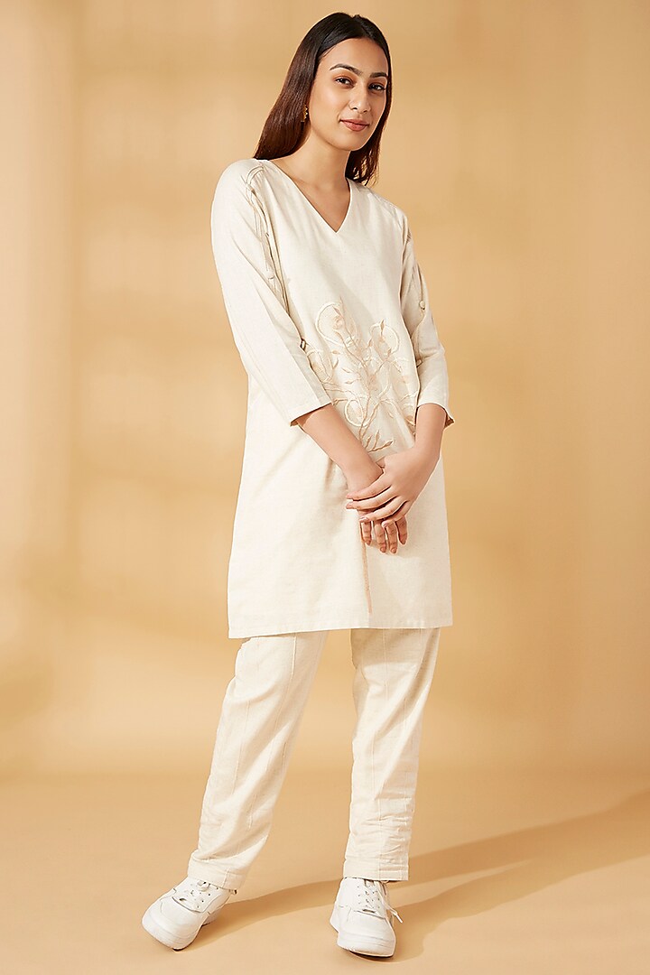 White Cotton Jute Embroidered Tunic Set by Pooja Zaveri at Pernia's Pop Up Shop