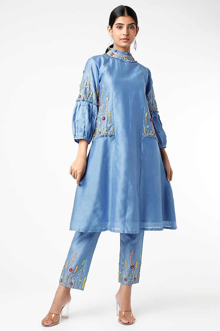 Cobalt Blue Embroidered Paneled Kurta Set by Pooja Zaveri at Pernia's Pop Up Shop