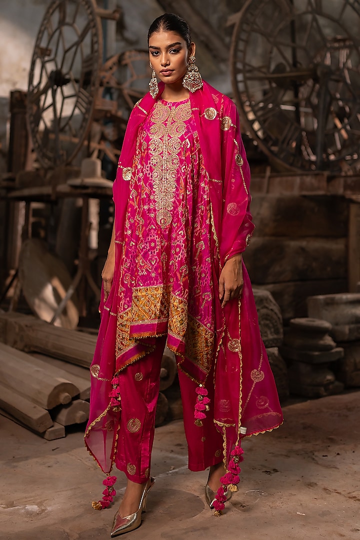 Rani Pink Silk Aari Embroidered Kaftan Set by Pooja & Keyur at Pernia's Pop Up Shop