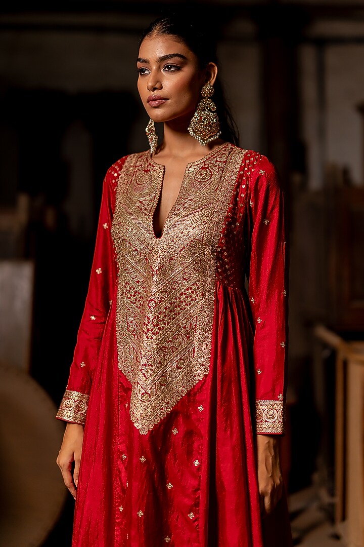 Red Silk Aari Embroidered Wedding Anarkali Set by Pooja & Keyur at Pernia's Pop Up Shop