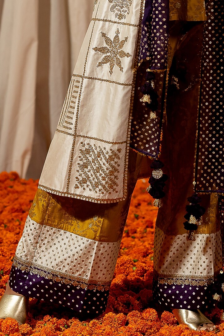 Off-White Silk Aari Embroidered Jacket by Pooja & Keyur at Pernia's Pop Up Shop