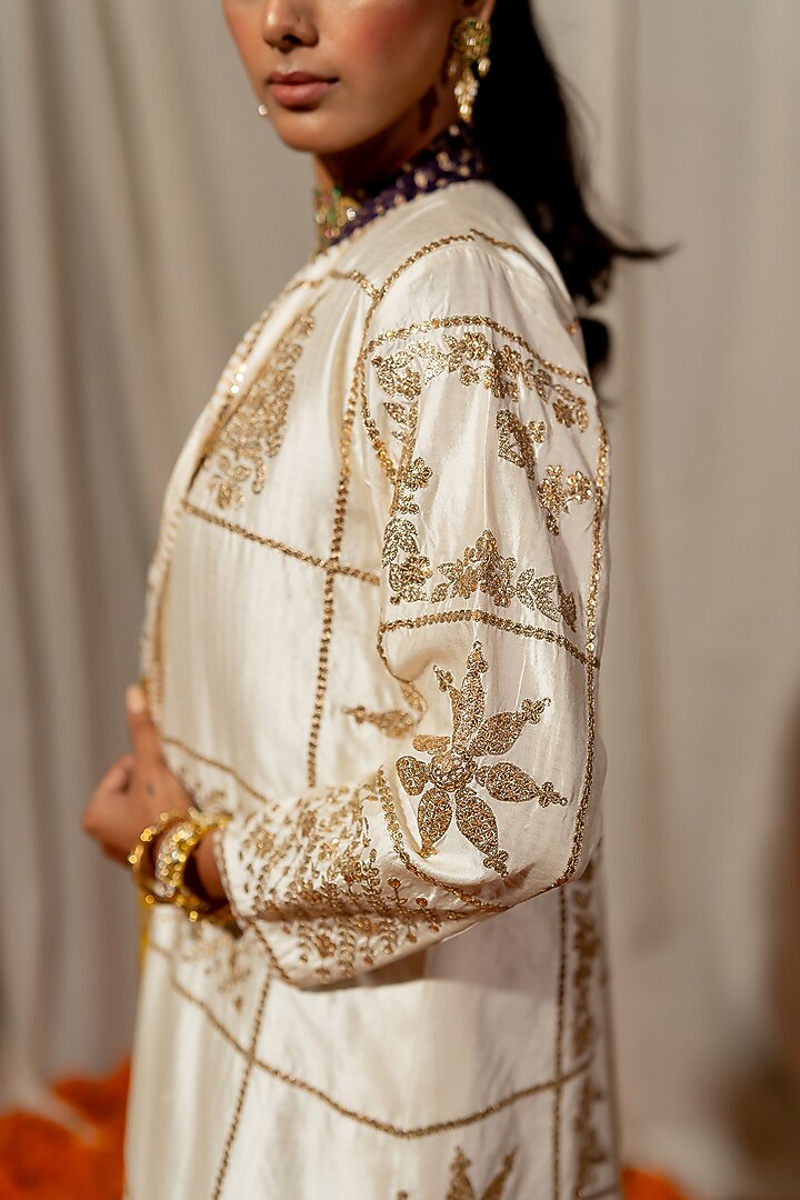 Off-White Silk Aari Embroidered Jacket by Pooja & Keyur at Pernia's Pop Up Shop