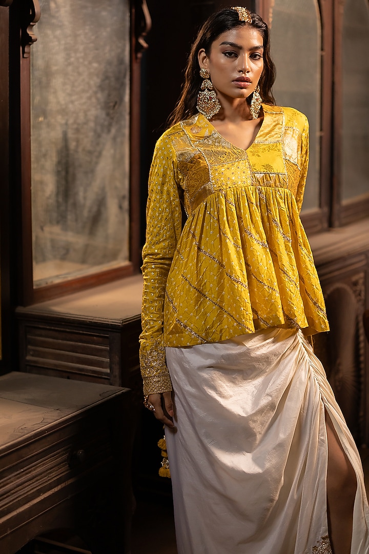 Off-White Silk Dhoti Set by Pooja & Keyur at Pernia's Pop Up Shop