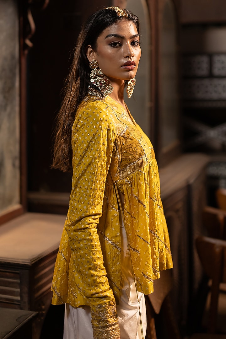 Off-White Silk Dhoti Set by Pooja & Keyur at Pernia's Pop Up Shop