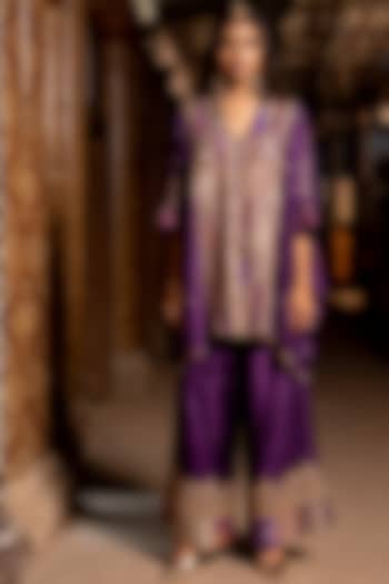 Purple Silk Aari Embroidered Kaftan Set by Pooja & Keyur at Pernia's Pop Up Shop