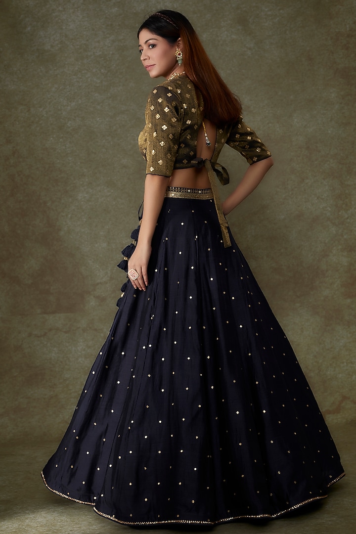 Blue Silk Embroidered Bridal Lehenga Set by Pooja & Keyur at Pernia's Pop Up Shop