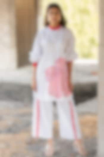 White Cotton Satin Printed Kurta Set by Pooja & Keyur at Pernia's Pop Up Shop