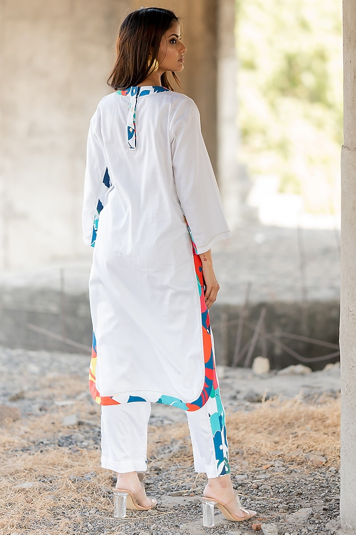 White Cotton Satin Printed Kurta Set by Pooja & Keyur at Pernia's Pop Up Shop