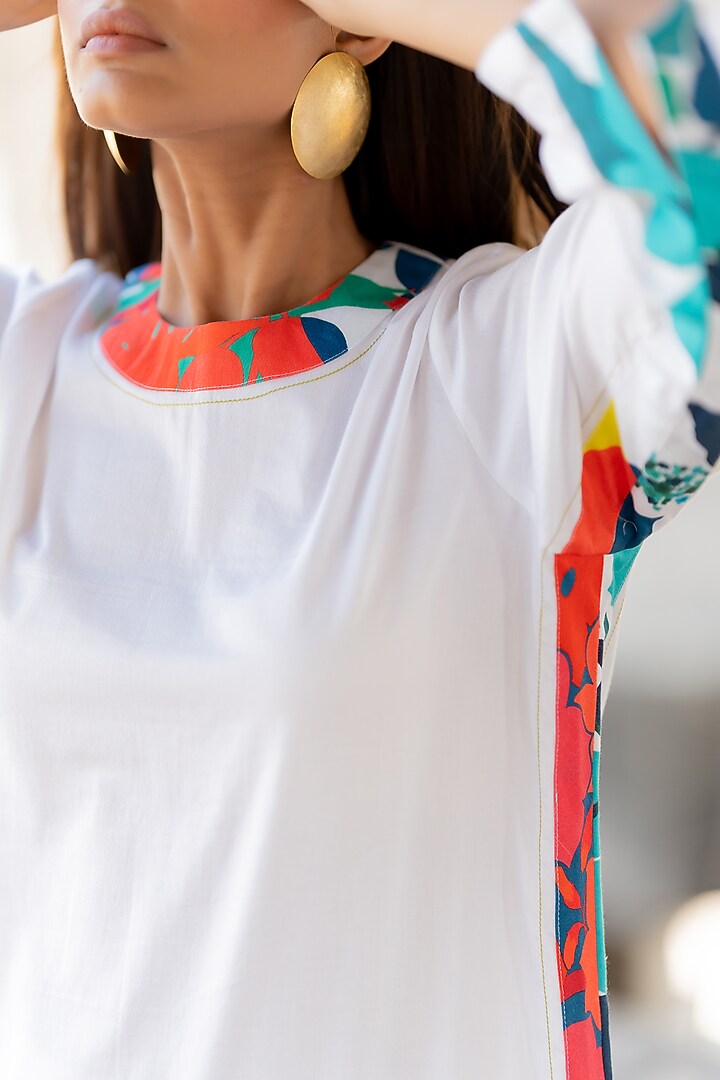 White Cotton Satin Printed Kurta Set by Pooja & Keyur at Pernia's Pop Up Shop