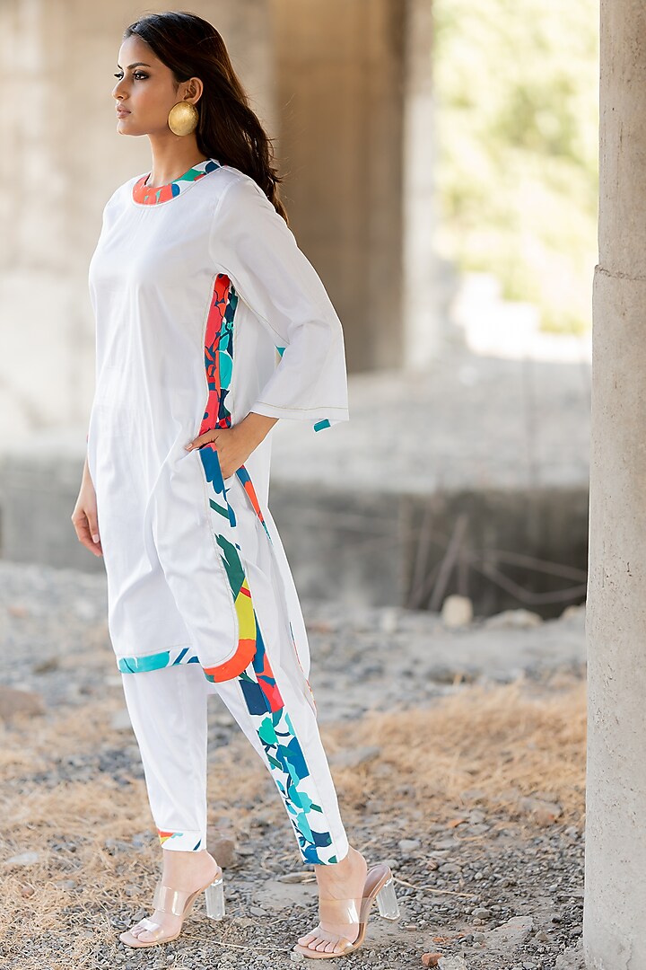 White Cotton Satin Printed Kurta Set by Pooja & Keyur at Pernia's Pop Up Shop