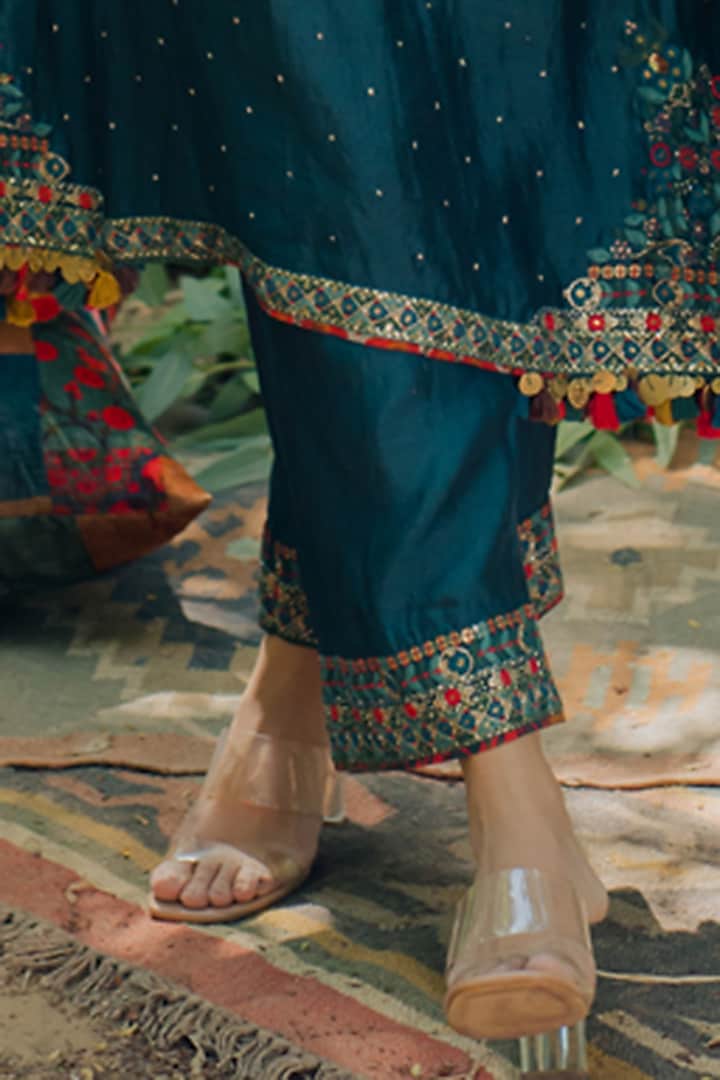 Teal Silk Embroidered Kaftan Set by Pooja & Keyur at Pernia's Pop Up Shop